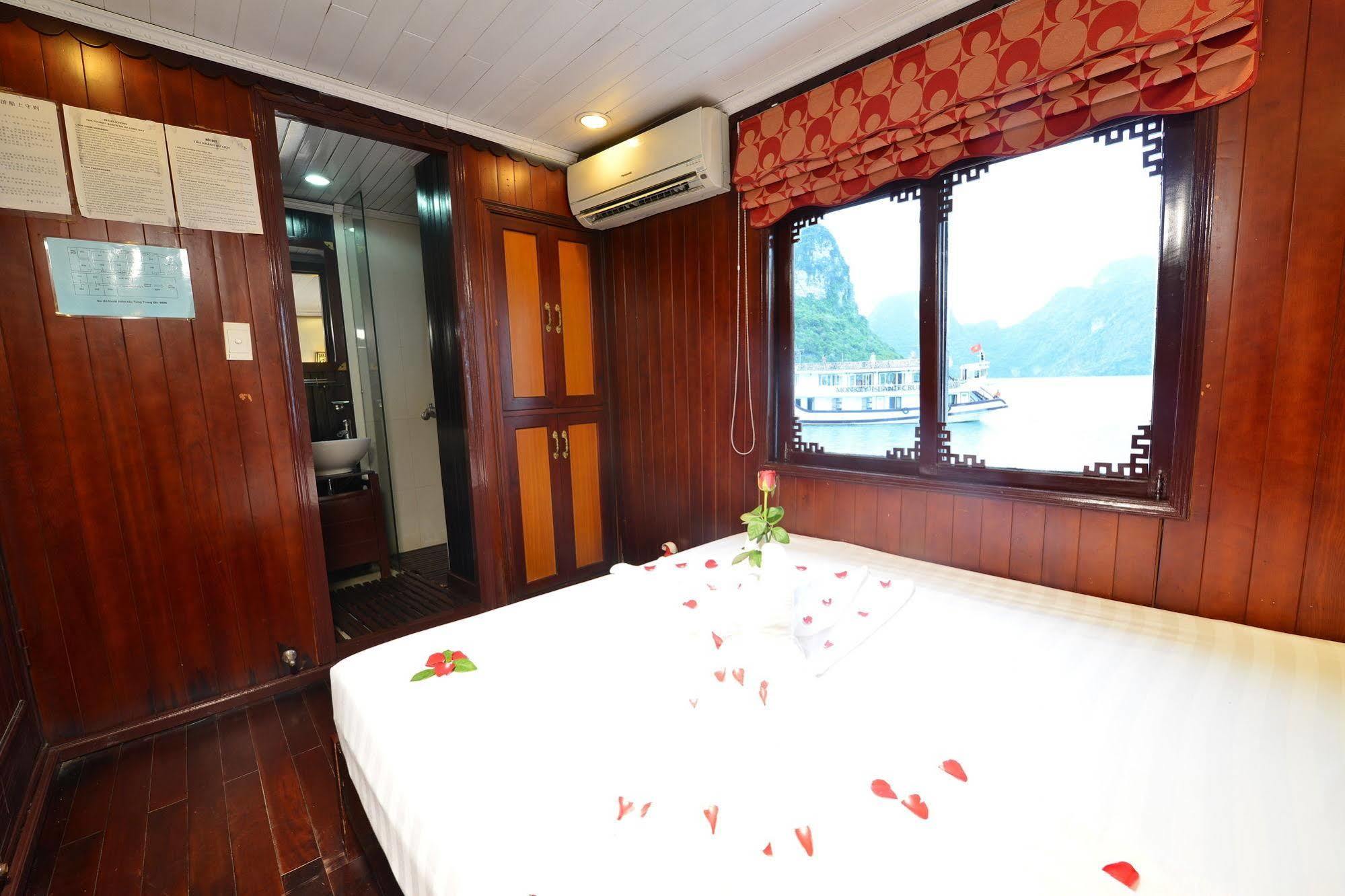 Halong Bay Full Day Trip - 6 Hours Route Hotell Ha Long Exteriör bild